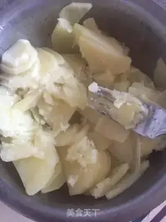 Make Potato cheeseball step 4