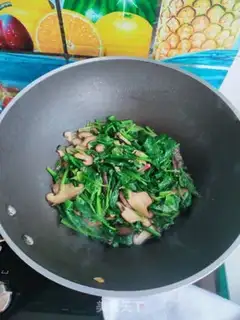 Make Fries and spinach step 12