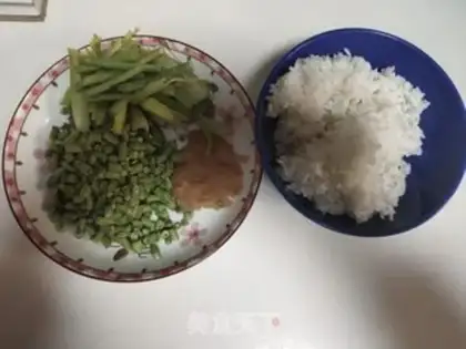 Make Soybeans, celery, chicken, fried rice step 0