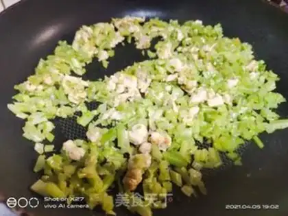 Make Soybeans, celery, chicken, fried rice step 1