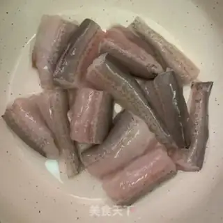 Make Ginger tofu fish soup step 1