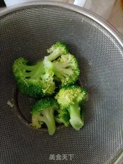 Make A broccoli eggcake step 0