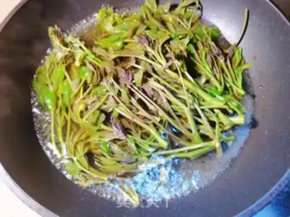 Make Fried eggs step 1