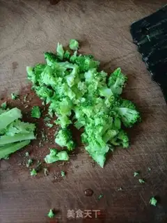 Make A broccoli eggcake step 1
