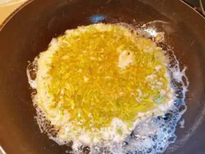 Make Fried eggs step 3
