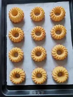 Make A powdered donut step 12