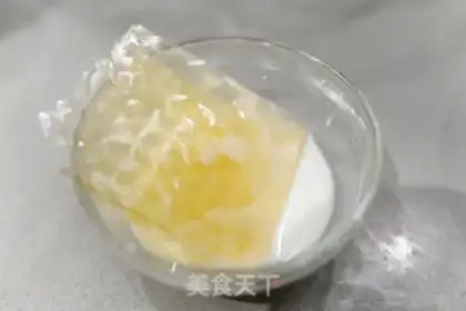 Make Yogurt cream cheesecake step 3