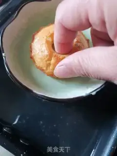Make A powdered donut step 17
