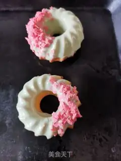 Make A powdered donut step 19