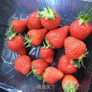 Make Strawberry yogurt step 0