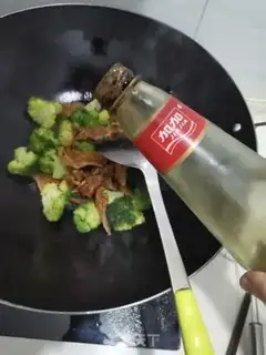 Make Fried fried broccoli step 3