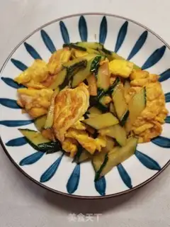 Make cucumber fried eggs step 5
