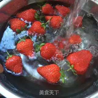 Make Strawberry yogurt step 2