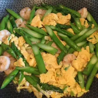 Make Eggs, shrimp, storks step 10