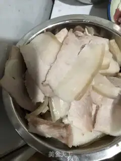 Make Garlic sprouts back to the pot step 0