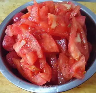 Make Tomato halogen noodles step 1