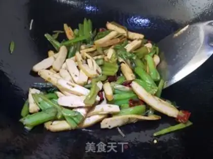 Make Scrambled with spinach poles step 2