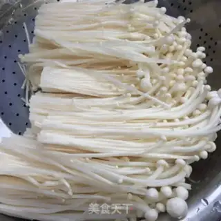Make Bacon pins and mushrooms step 0