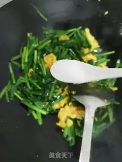 Make Scrambled eggs step 4