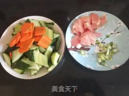 Make cucumber carrots step 0