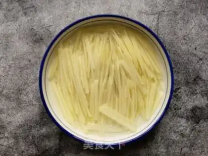Make Tomato fried potatoes step 2