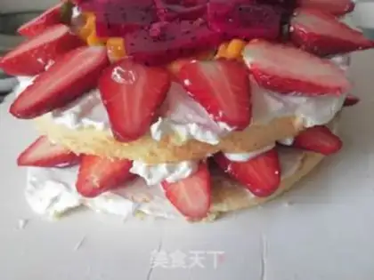 Make Strawberry naked cake step 10