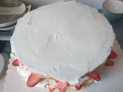 Make Strawberry naked cake step 12