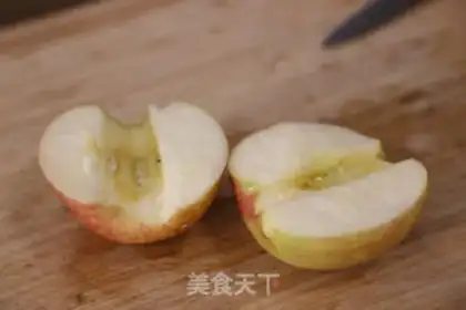 Make Scratch-defaming and gascing apples. Soup step 0