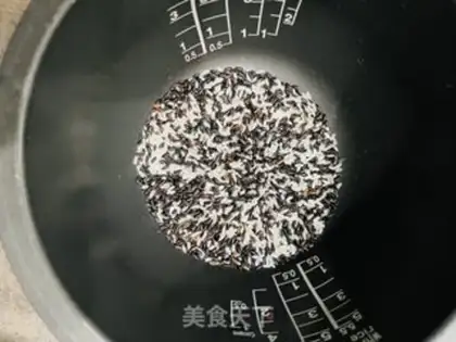 Make Pyramid pine rice step 0