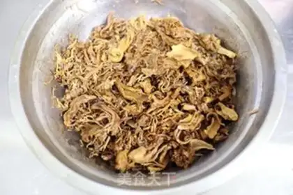 Make Moose mushroom sauce meat buns step 1