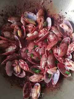 Make Red greasy oil clams step 7