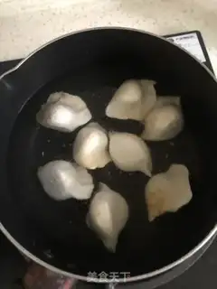 Make Pyramid pine rice step 2