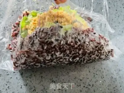Make Pyramid pine rice step 5