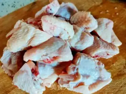 Make Precious chicken wings step 1