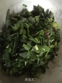 Make Garlic eggs and red rice step 2