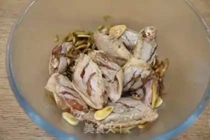 Make The honey is on the wings step 5