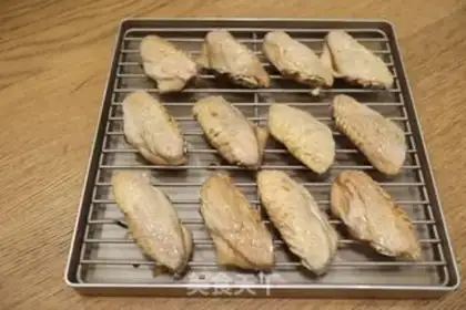 Make The honey is on the wings step 6