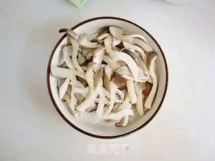 Make Pretzel mushrooms step 1