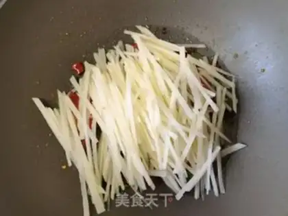 Make Tomato fried potatoes step 7