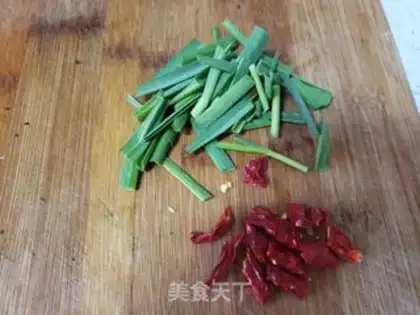 Make Spinach fried soybean sprouts step 0