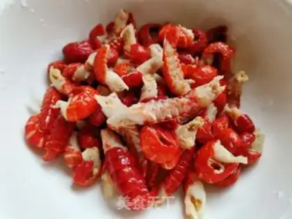 Make Spicy little lobster tail step 0