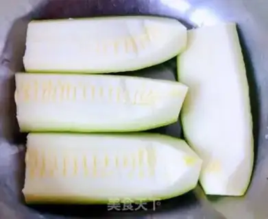 Make Scrambled eggs step 1
