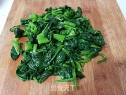 Make Spinach fried soybean sprouts step 3