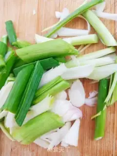 Make Garlic sprouts back to the pot step 4