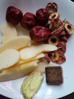 Make Apple Mountain black ginger tea step 0