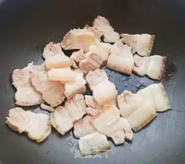 Make Garlic sprouts back to the pot step 10