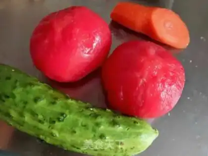Make Tomato carrot cucumber juice step 0