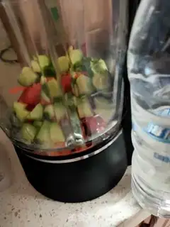 Make Tomato carrot cucumber juice step 4
