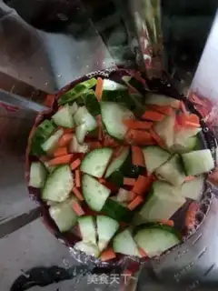 Make Tomato carrot cucumber juice step 5