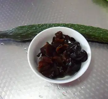 Make Mushu cucumber step 0
